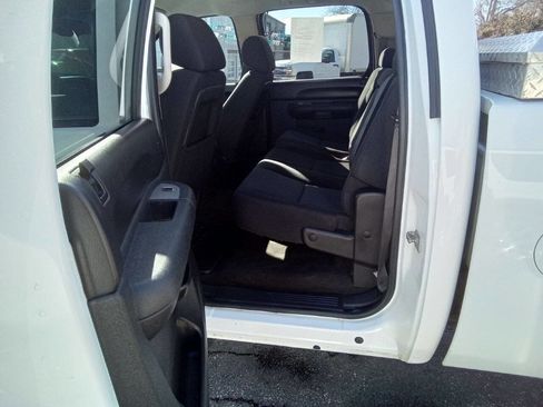 Used 2011 Chevrolet Silverado 2500 LT w/ Interior Plus Package image 7