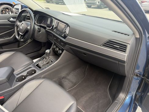Used 2019 Volkswagen Jetta SE w/ Cold Weather Package image 31