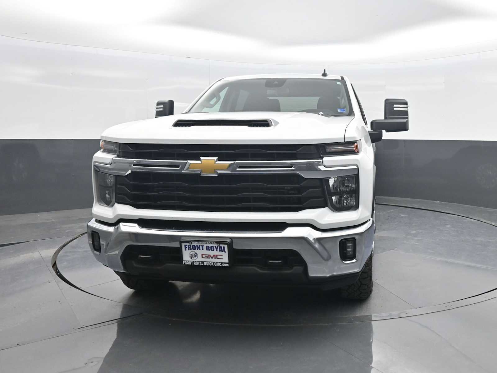 Used 2025 Chevrolet Silverado 2500 LT w/ Convenience Package AWD/4WD image 3