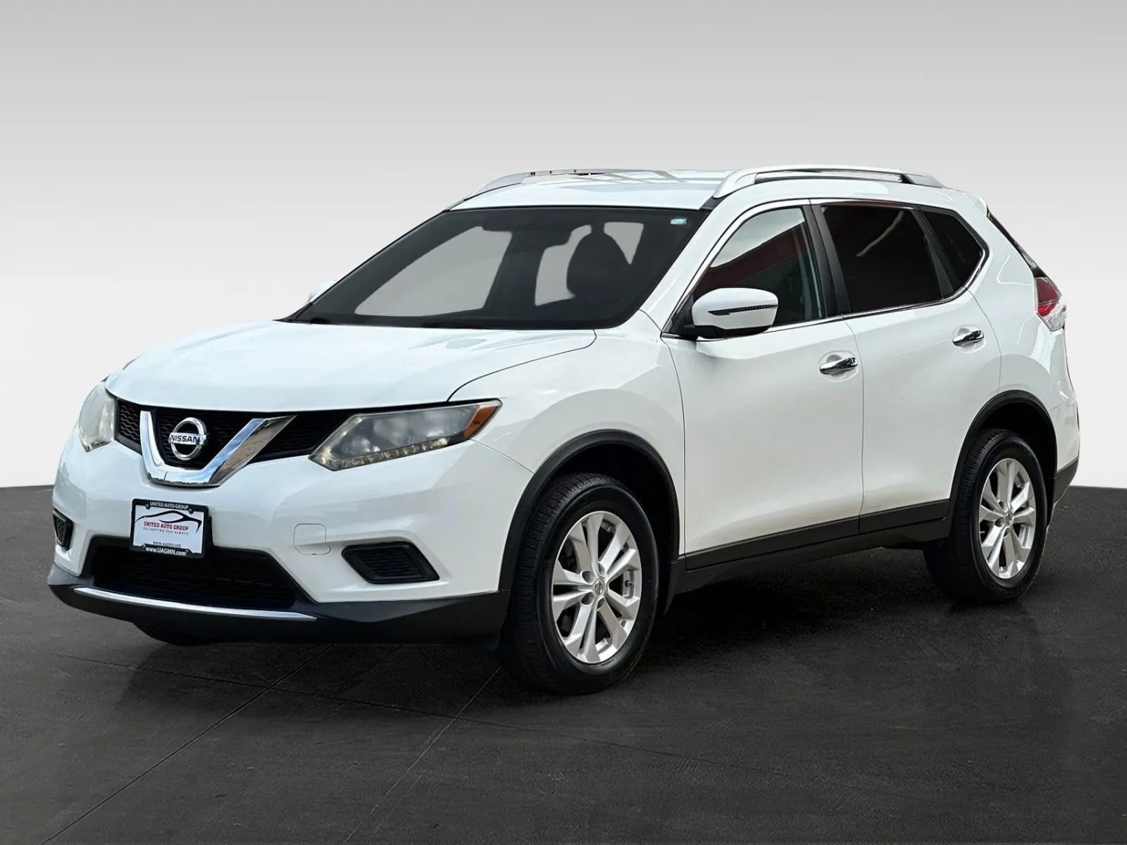 Used 2016 Nissan Rogue SV AWD/4WD image 3