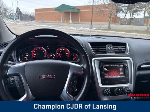 Used 2015 GMC Acadia SLE image 15