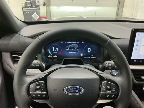 New 2026 Ford Explorer Platinum w/ LUX Leather Package image 11