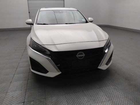 Used 2023 Nissan Altima 2.5 SV w/ SV Premium Package FWD image 14