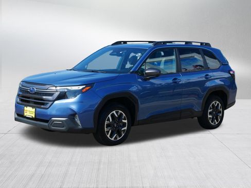Used 2025 Subaru Forester Premium AWD/4WD image 3