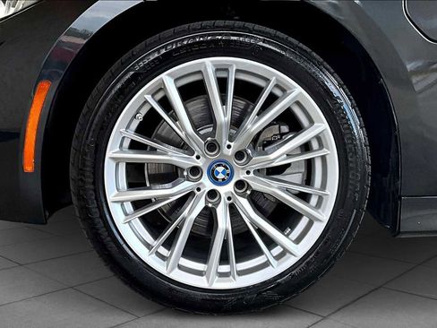 Used 2024 BMW 330e w/ Convenience Package image 10