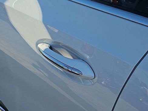 Certified 2025 Buick Envision Preferred image 8