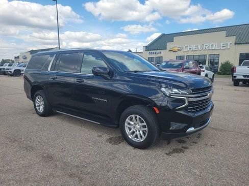 Used 2024 Chevrolet Suburban LT RWD image 20