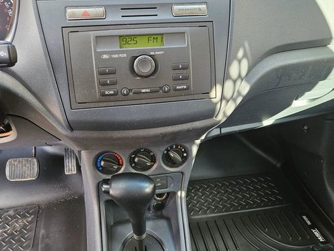 Used 2010 Ford Transit Connect XL image 14