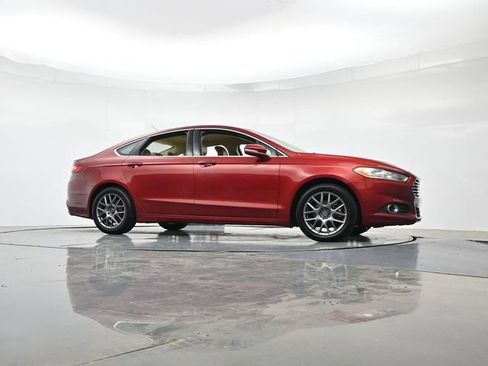 Used 2014 Ford Fusion SE w/ Equipment Group 202A FWD image 30