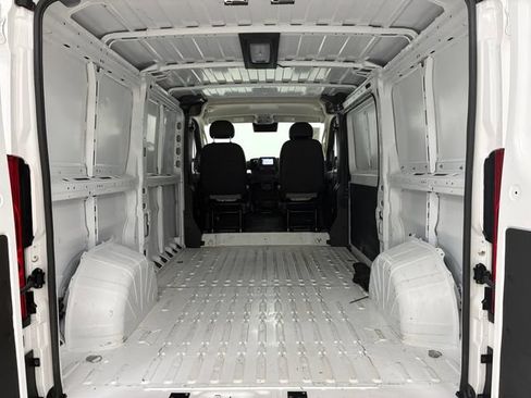 Used 2025 RAM ProMaster 2500 w/ Convenience Group FWD image 16