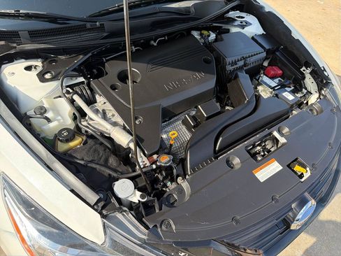 Used 2018 Nissan Altima 2.5 SR w/ SR Midnight Edition FWD image 30