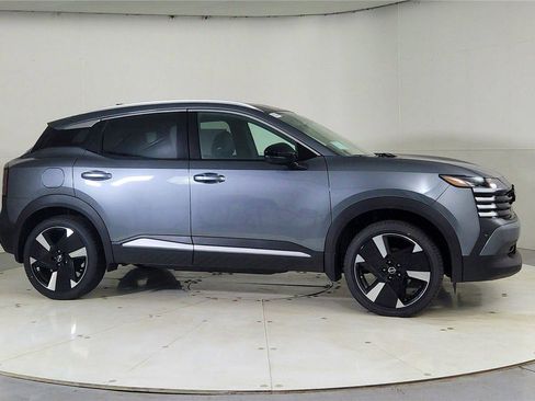 New 2026 Nissan Kicks SR w/ SR Premium Package image 8