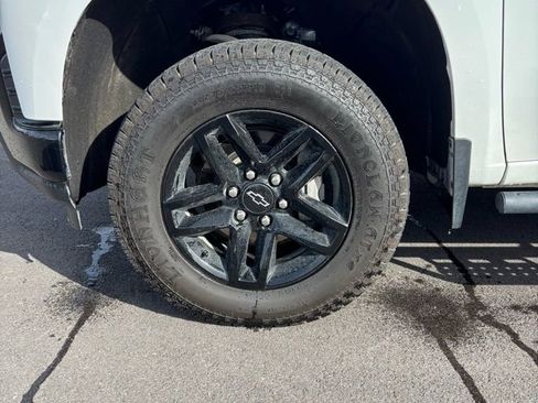 Used 2021 Chevrolet Silverado 1500 LT Trail Boss w/ Convenience Package II AWD/4WD image 8