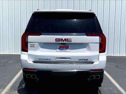 Used 2025 GMC Yukon XL AT4 w/ AT4 Premium Package AWD/4WD image 4