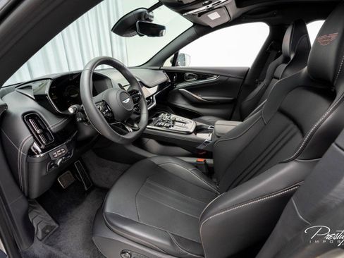 Used 2025 Aston Martin DBX 707 image 27