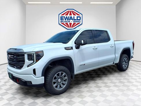 Certified 2024 GMC Sierra 1500 AT4 w/ AT4 Preferred Package AWD/4WD image 1