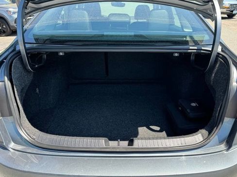 Used 2022 Volkswagen Jetta SE FWD image 18
