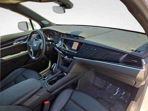 Used 2024 Cadillac XT6 Premium Luxury w/ LPO, Floor Liner Package AWD/4WD image 33
