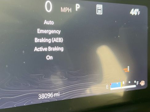 Used 2023 Jeep Grand Cherokee Overland w/ Luxury Tech Group IV AWD/4WD image 12
