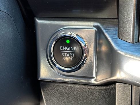 Used 2023 Ford F150 Lariat w/ Equipment Group 502A High image 38