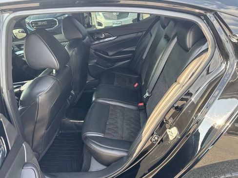 Used 2020 Nissan Maxima SR w/ Sport Mat Group FWD image 12