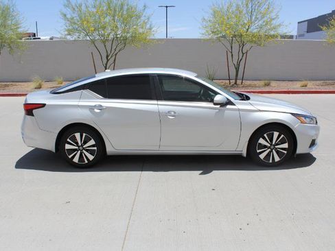 Used 2022 Nissan Altima 2.5 SV FWD image 4