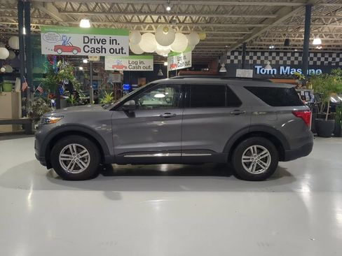 Used 2022 Ford Explorer XLT w/ Equipment Group 202A AWD/4WD image 11