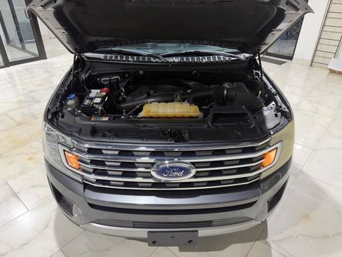 Used 2018 Ford Expedition Max XLT w/ Equipment Group 202A image 4