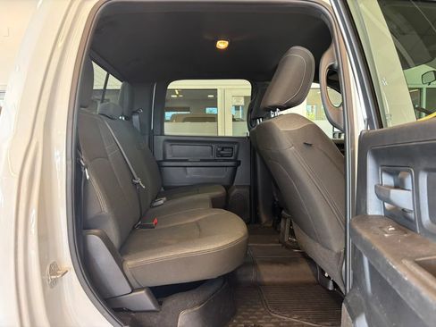 Used 2024 RAM 2500 Tradesman w/ Chrome Appearance Group AWD/4WD image 24