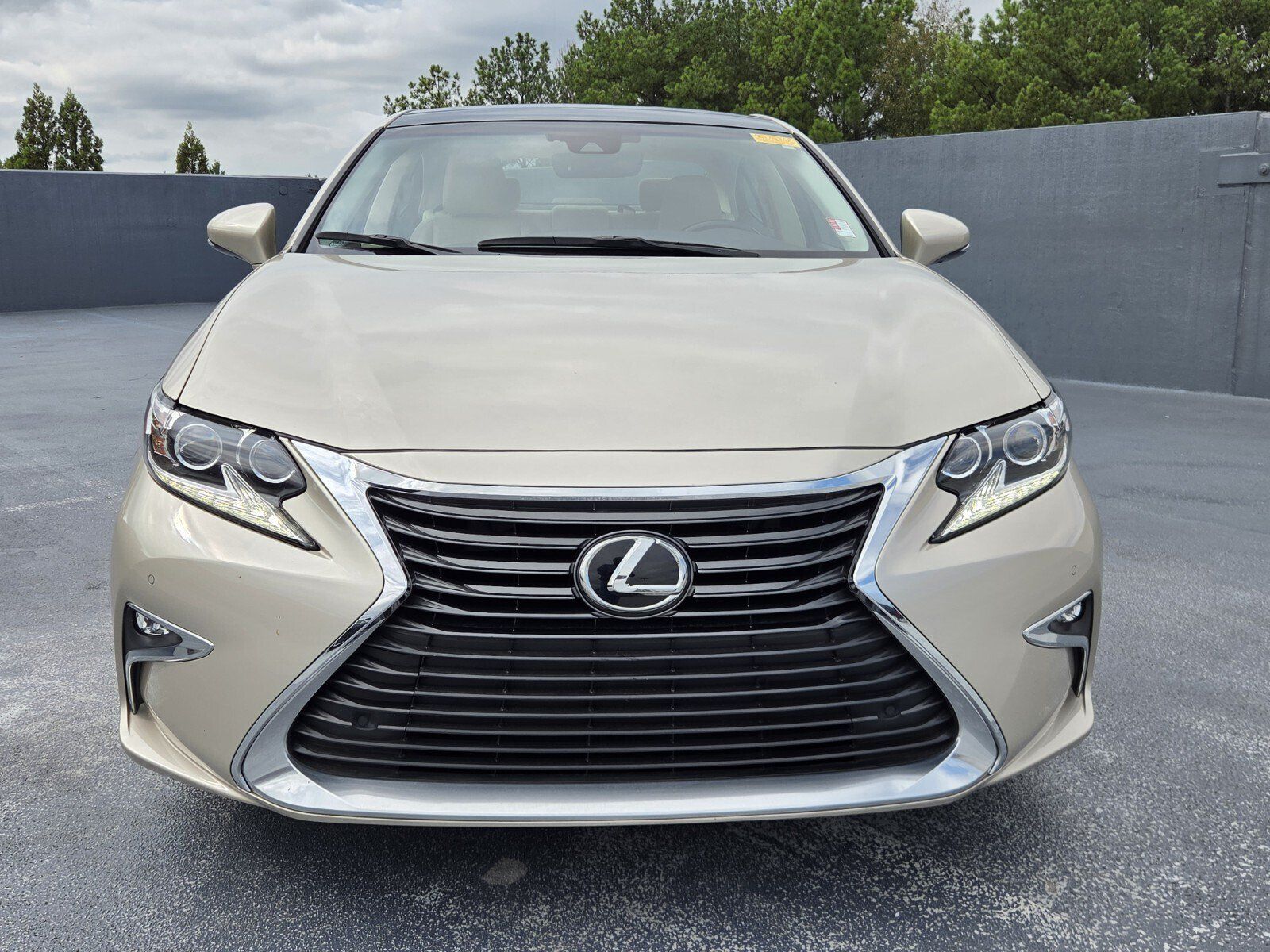 Used 2016 Lexus ES 350 w/ Luxury Package w/Wood Trim FWD image 8