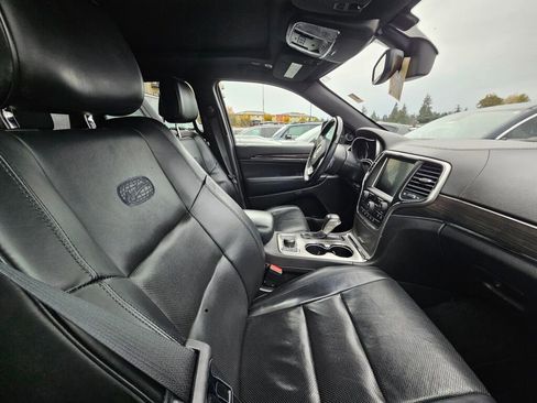 Used 2018 Jeep Grand Cherokee Overland image 11