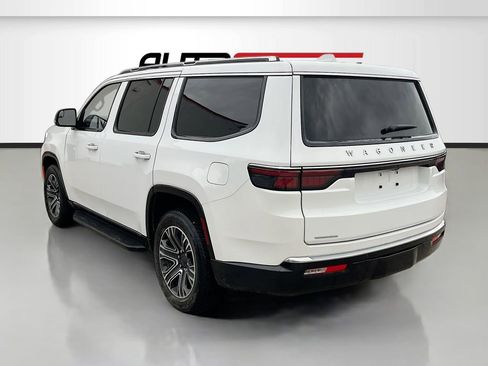 Used 2023 Jeep Wagoneer 4WD w/ Premium Group I image 5