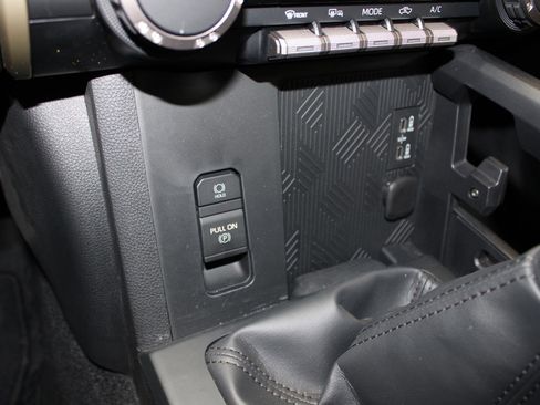 Used 2025 Toyota Tacoma TRD Off-Road AWD/4WD image 27