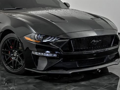 Used 2019 Ford Mustang GT RWD image 2