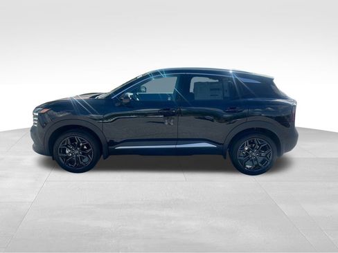Used 2025 Nissan Kicks SR AWD/4WD image 2
