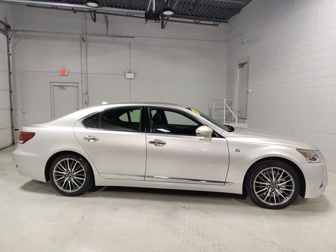 Used 2016 Lexus LS 460 AWD image 5