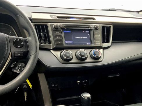 Used 2015 Toyota RAV4 LE AWD/4WD image 7