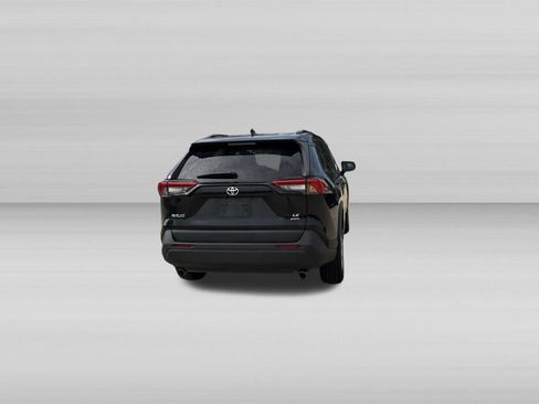 Used 2021 Toyota RAV4 LE AWD/4WD image 6