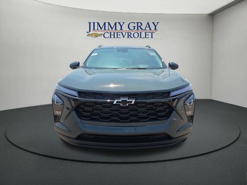 New 2026 Chevrolet Trax LT w/ Driver Confidence Package FWD image 8