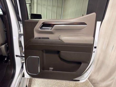 Used 2023 GMC Sierra 1500 SLT w/ SLT Premium Plus Package AWD/4WD image 22