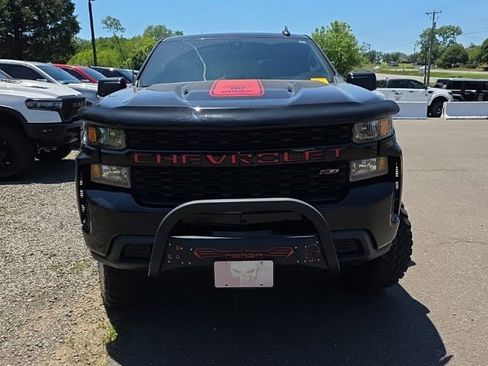 Used 2021 Chevrolet Silverado 1500 Custom Trail Boss w/ Midnight Edition AWD/4WD image 2