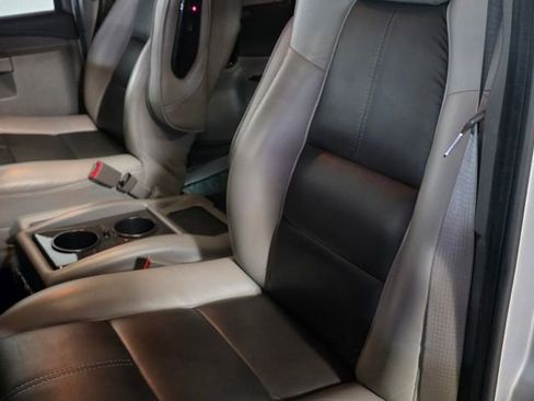 Used 2019 GMC Savana 2500 Extended w/ Enhanced Convenience Package image 13