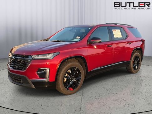 Used 2022 Chevrolet Traverse Premier w/ Redline Edition FWD image 1