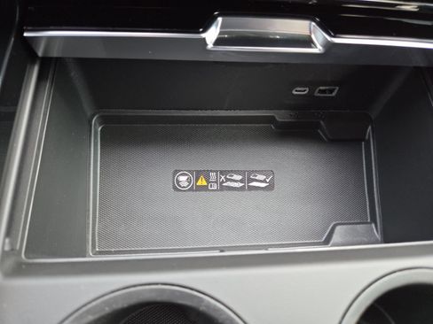 New 2026 GMC Yukon XL AT4 Ultimate w/ LPO, Floor Liner Package AWD/4WD image 10