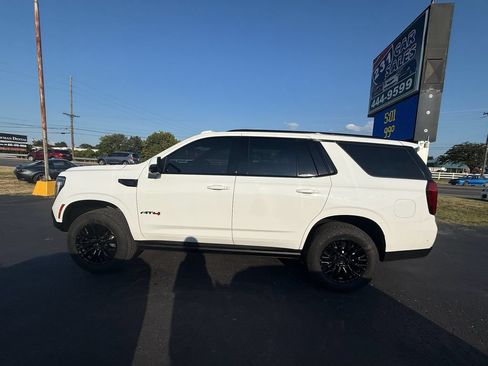 Used 2025 GMC Yukon AT4 w/ AT4 Premium Package AWD/4WD image 7