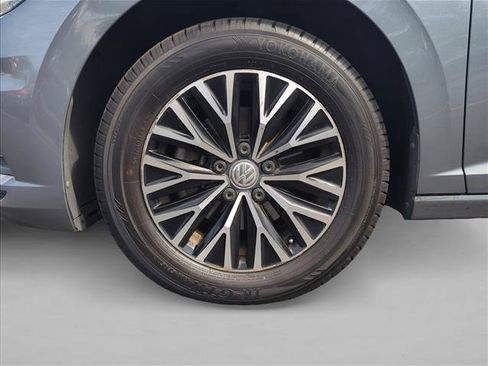 Used 2019 Volkswagen Jetta SE FWD image 14