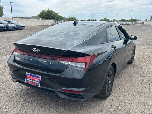 Used 2023 Hyundai Elantra SEL w/ Cargo Package FWD image 5