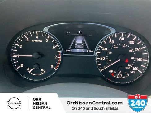 Used 2018 Nissan Pathfinder Platinum image 23