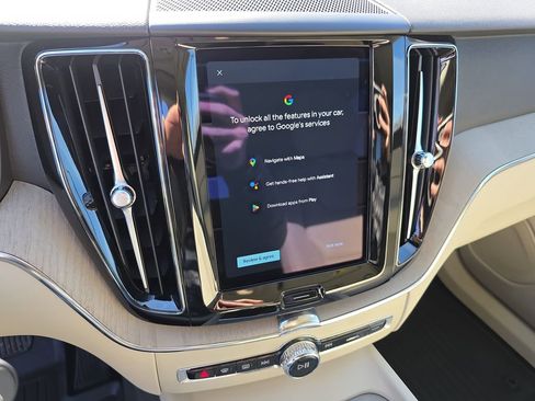 Used 2023 Volvo XC60 B5 Plus w/ Climate Package image 29