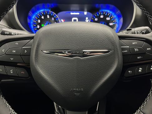 New 2026 Chrysler Pacifica Select AWD/4WD image 16
